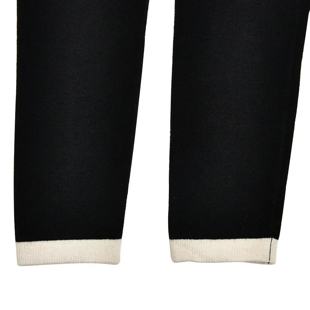 חליפת שני חלקים סרוגה בעיצוב קלאסי מחויט סריג וPants קצרים - אלנה