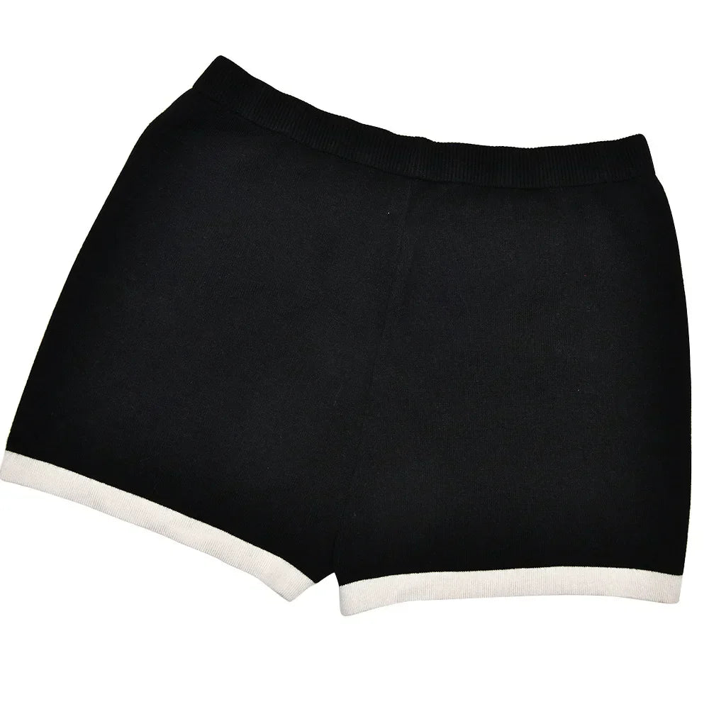 חליפת שני חלקים סרוגה בעיצוב קלאסי מחויט סריג וPants קצרים - אלנה