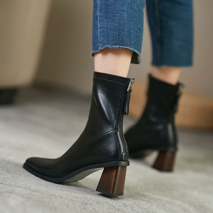 Salter מגפי דמוי Nude עם עקב