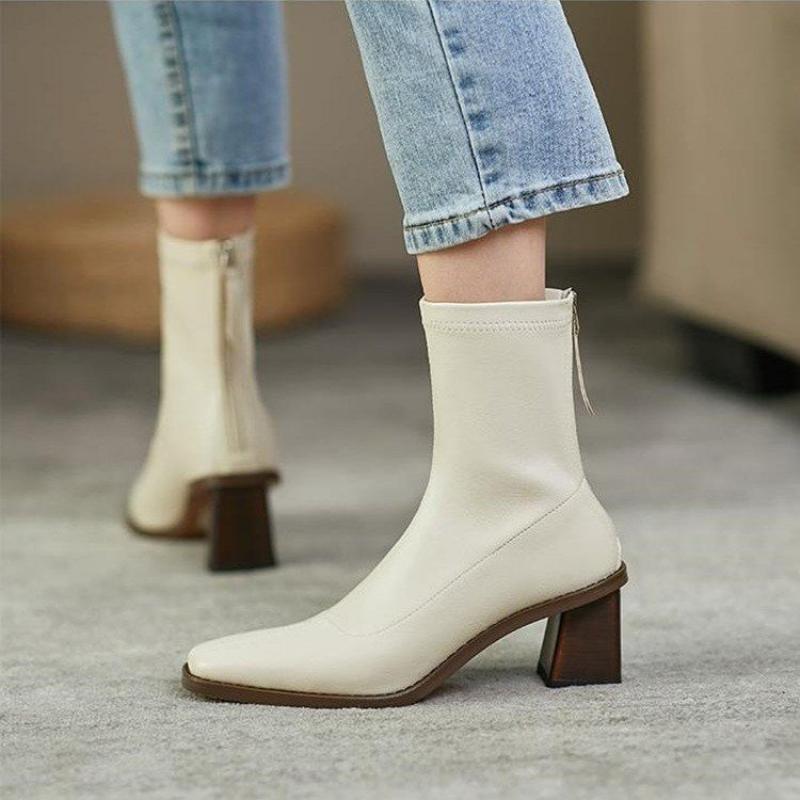 Salter מגפי דמוי Nude עם עקב