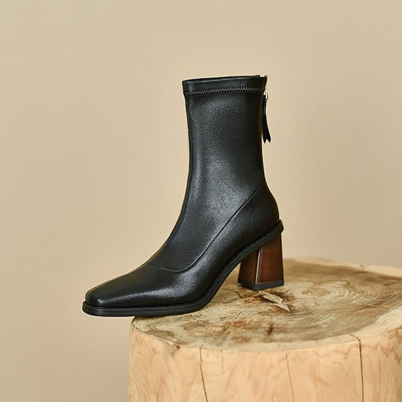 Salter מגפי דמוי Nude עם עקב