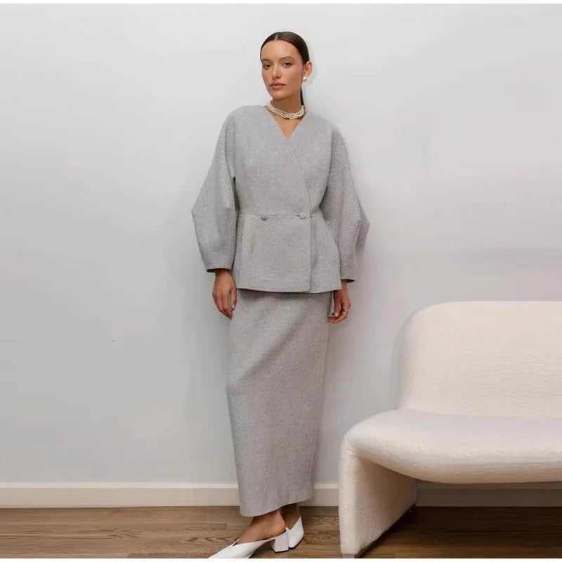 Set שני חלקים צמרי בעיצוב מלכותי Skirt מידי ובלייזר - Reina