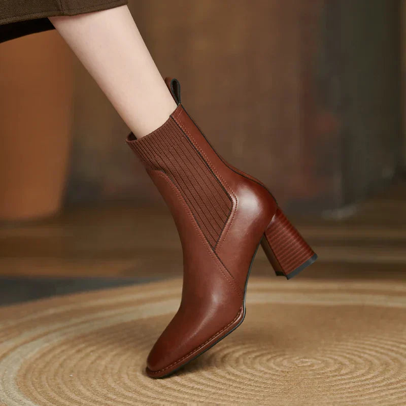 Rivas מגפונים דמוי Nude עם עקב