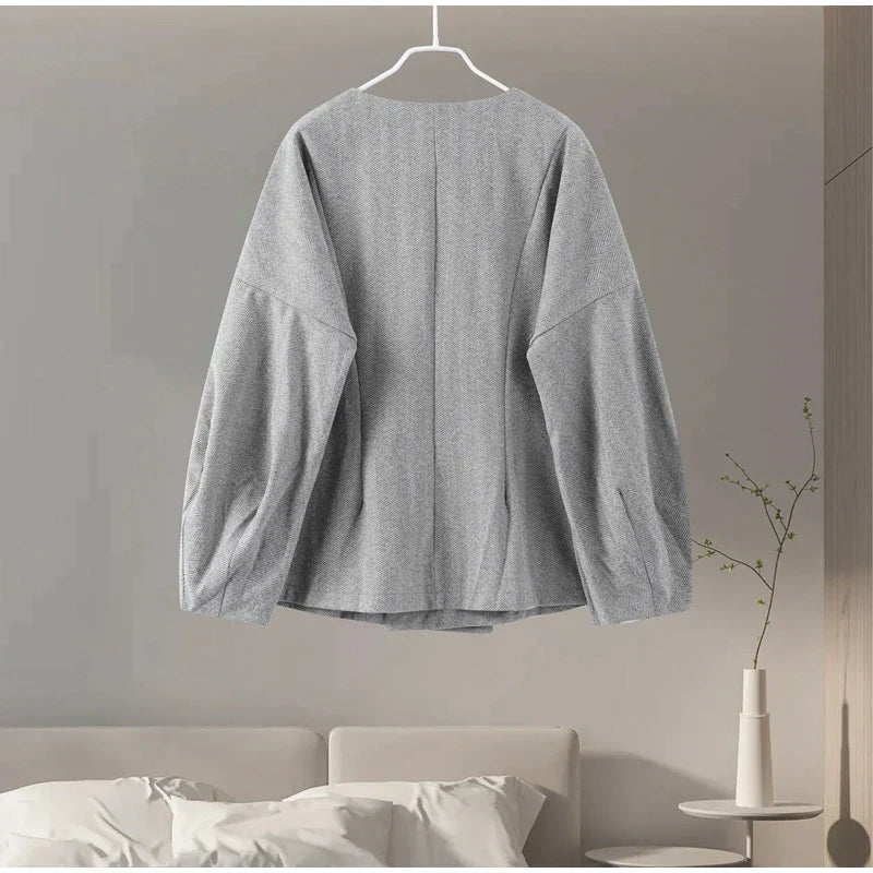 Set שני חלקים צמרי בעיצוב מלכותי Skirt מידי ובלייזר - Reina