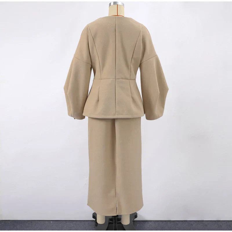 Set שני חלקים צמרי בעיצוב מלכותי Skirt מידי ובלייזר - Reina