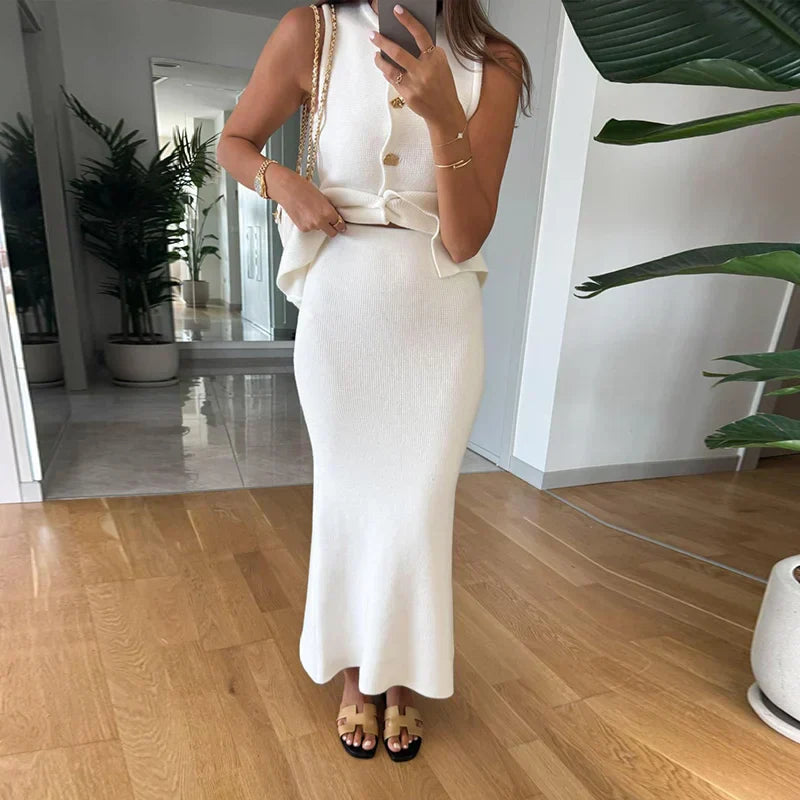 חליפת שני חלקים סרוגה וSet סגירת כפתורים וSkirt מקסי - ג'יילה