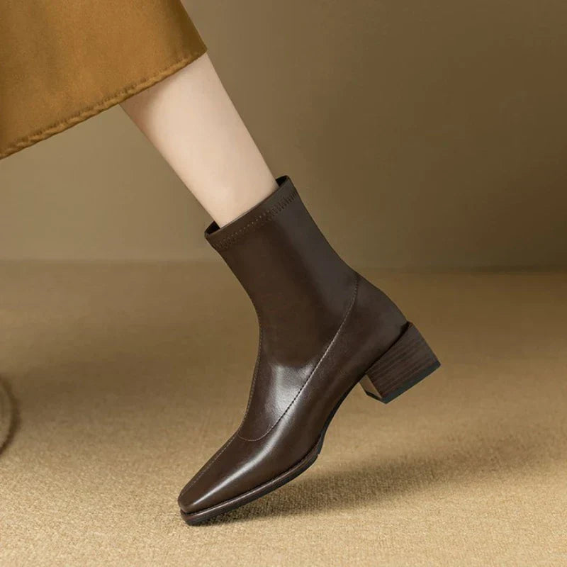 Moran מגפוני דמוי Nude