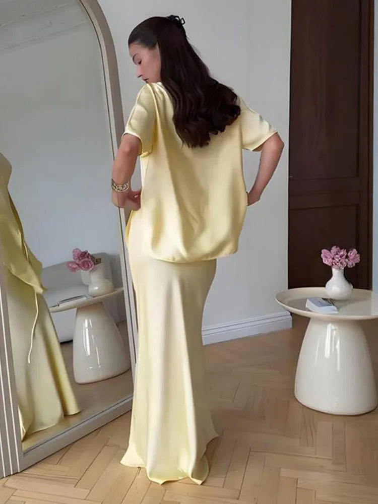 Set סאטן שני חלקים חולצת קשירה בעיצוב קרוס וSkirt מקסי - ליבי