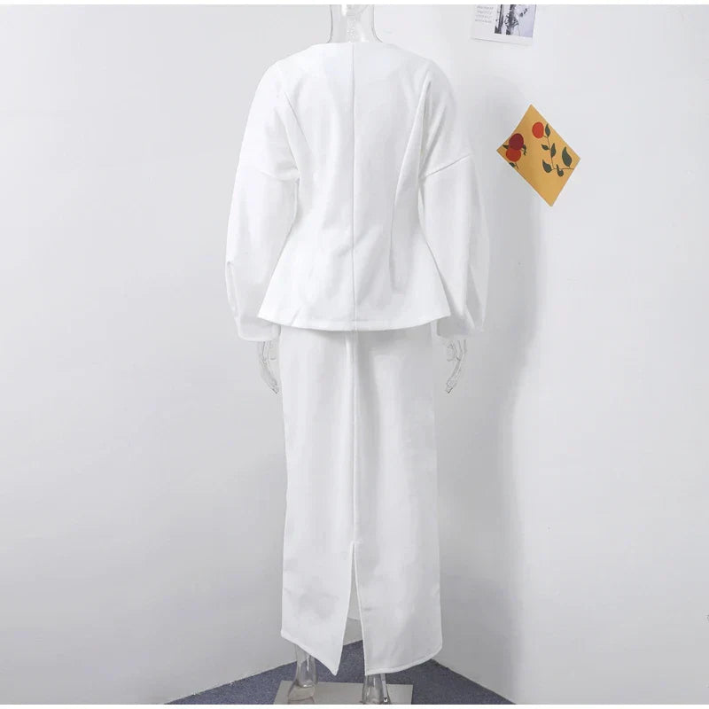 Set שני חלקים צמרי בעיצוב מלכותי Skirt מידי ובלייזר - Reina