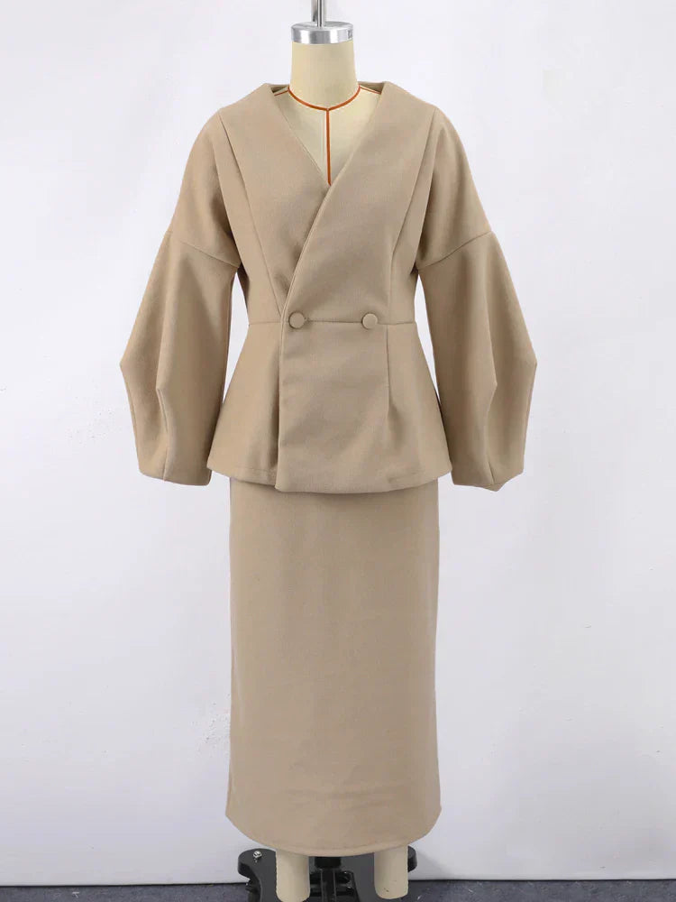 Set שני חלקים צמרי בעיצוב מלכותי Skirt מידי ובלייזר - Reina