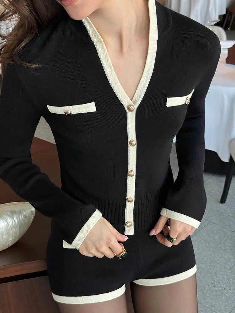 חליפת שני חלקים סרוגה בעיצוב קלאסי מחויט סריג וPants קצרים - אלנה