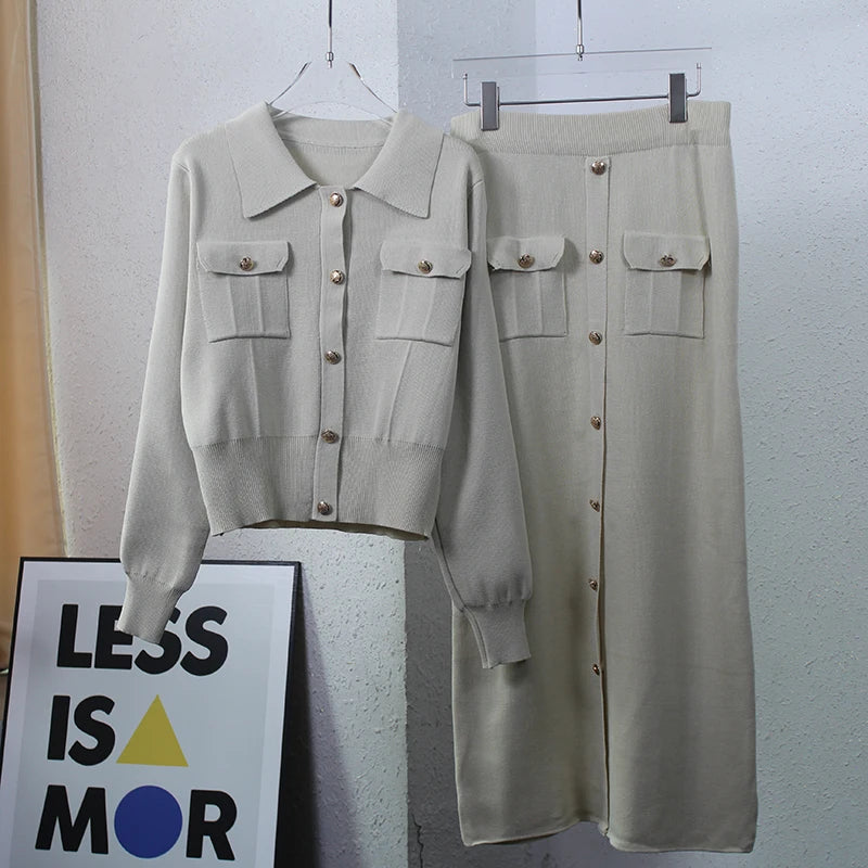 Set סרוג Shirt וSkirt מידי בעיטור כפתורים וכיסים - Danna