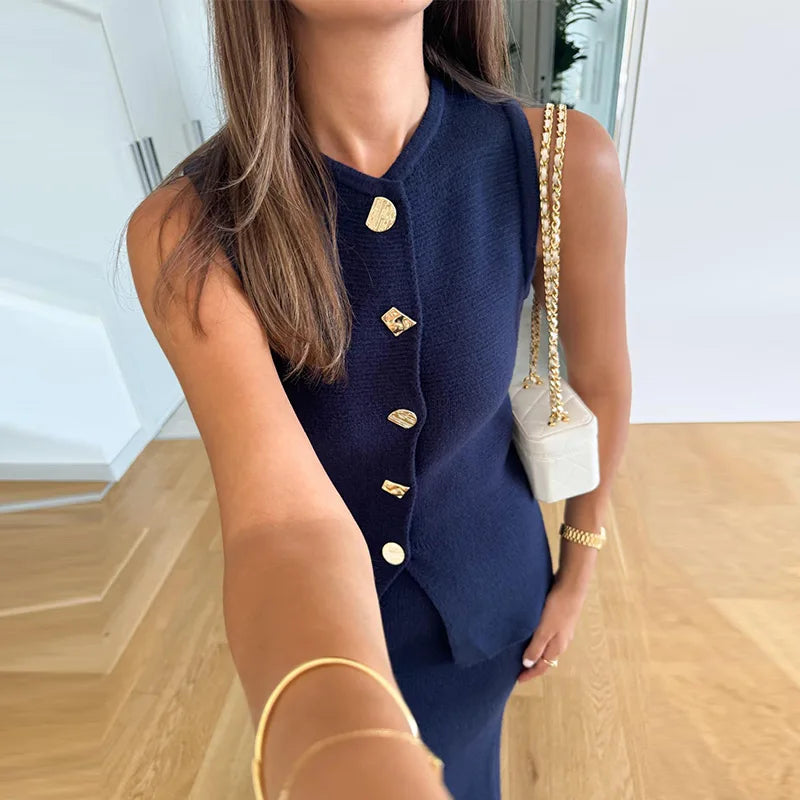 חליפת שני חלקים סרוגה וSet סגירת כפתורים וSkirt מקסי - ג'יילה