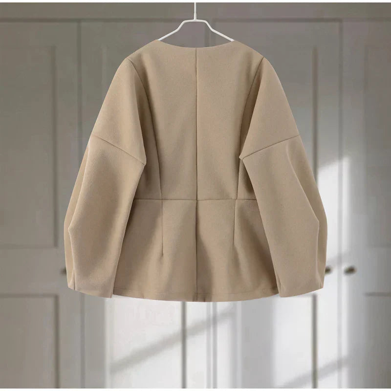 Set שני חלקים צמרי בעיצוב מלכותי Skirt מידי ובלייזר - Reina