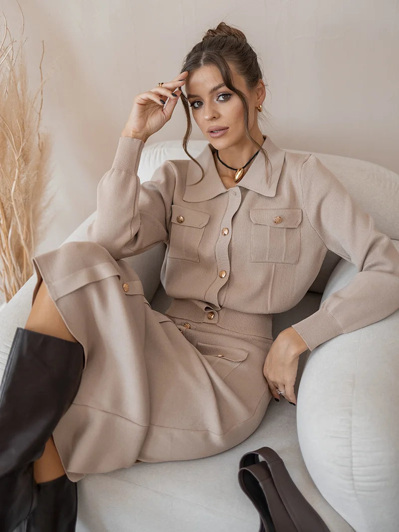 Set סרוג Shirt וSkirt מידי בעיטור כפתורים וכיסים - Danna