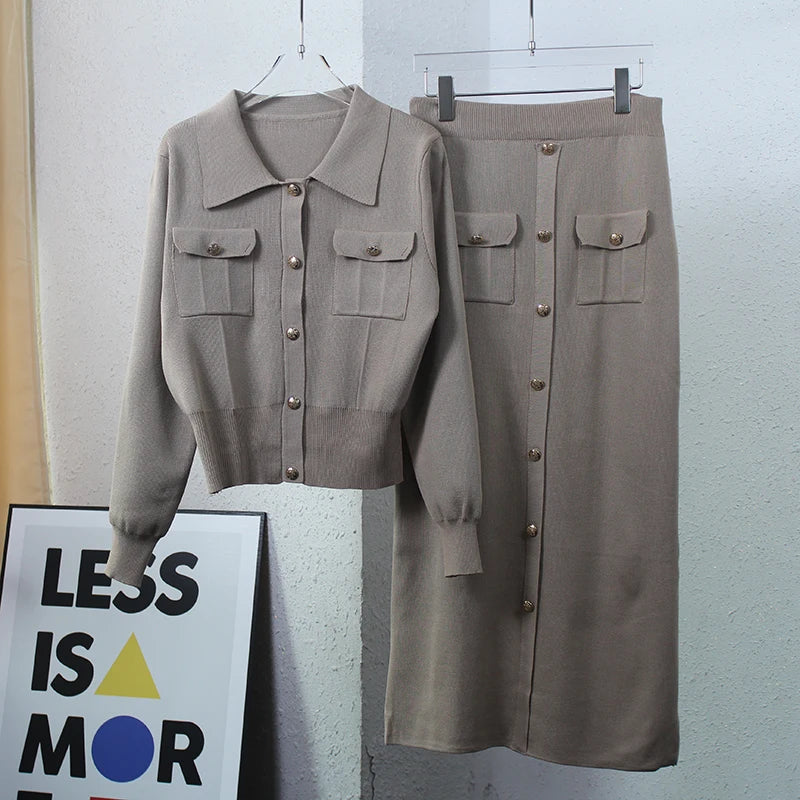 Set סרוג Shirt וSkirt מידי בעיטור כפתורים וכיסים - Danna