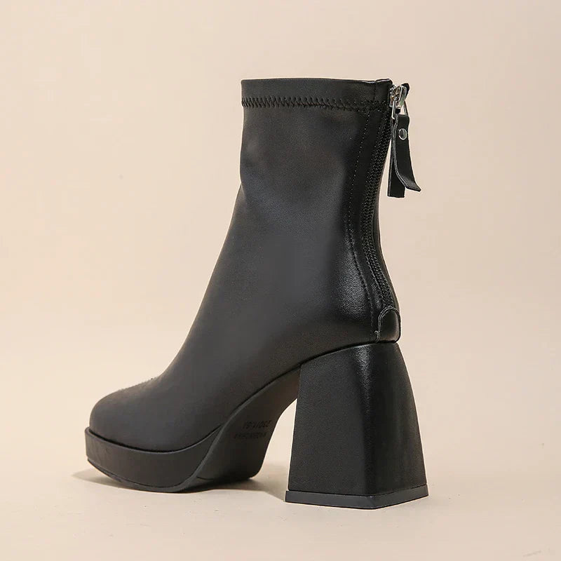 Mills מגפוני דמוי Nude עם עקב