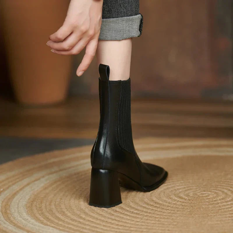 Rivas מגפונים דמוי Nude עם עקב