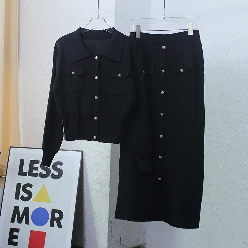 Set סרוג Shirt וSkirt מידי בעיטור כפתורים וכיסים - Danna