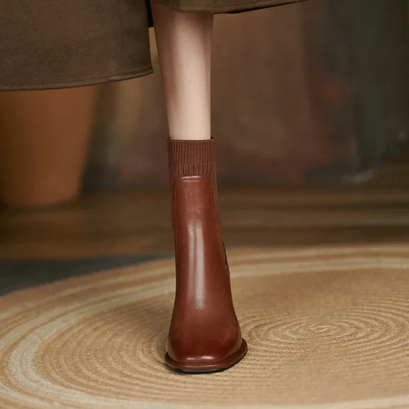 Rivas מגפונים דמוי Nude עם עקב