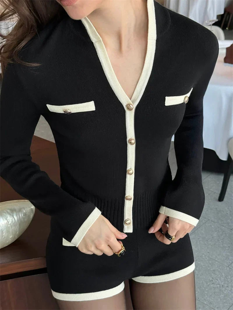 חליפת שני חלקים סרוגה בעיצוב קלאסי מחויט סריג וPants קצרים - אלנה