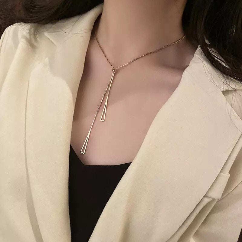 Lara שרשרת משולשים